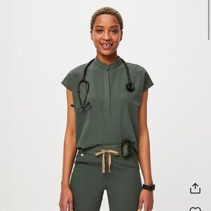 FIGS Rafaela Oversized Scrub Top - Moss